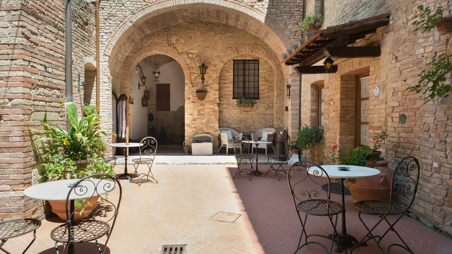 ***  Residenza D'Epoca Palazzo Buonaccorsi Hotel San Gimignano Italy