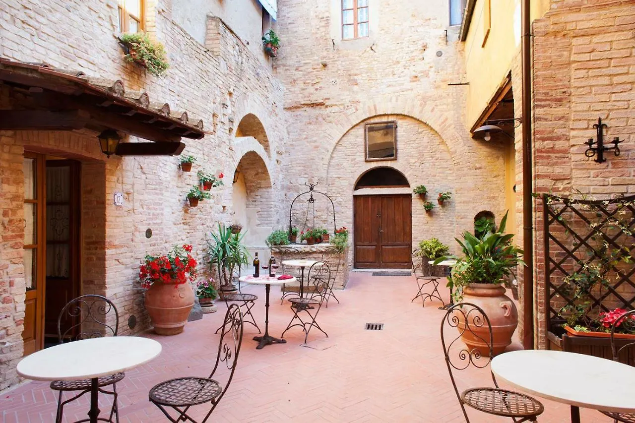 Residenza D'Epoca Palazzo Buonaccorsi Hotel San Gimignano 3*,  Italy