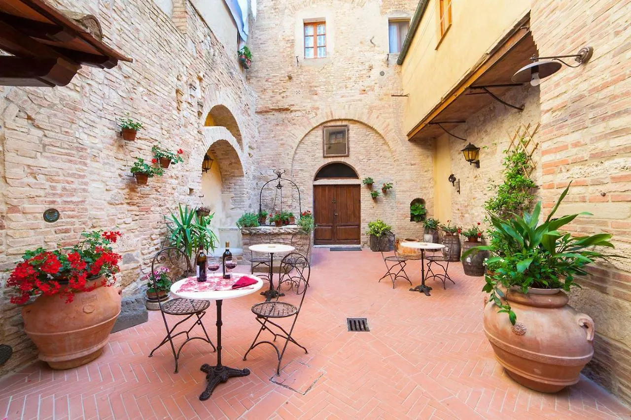 Residenza D'Epoca Palazzo Buonaccorsi Hotel San Gimignano 3*,